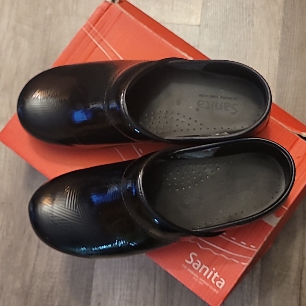 Sanita clogs shiny black sz 38